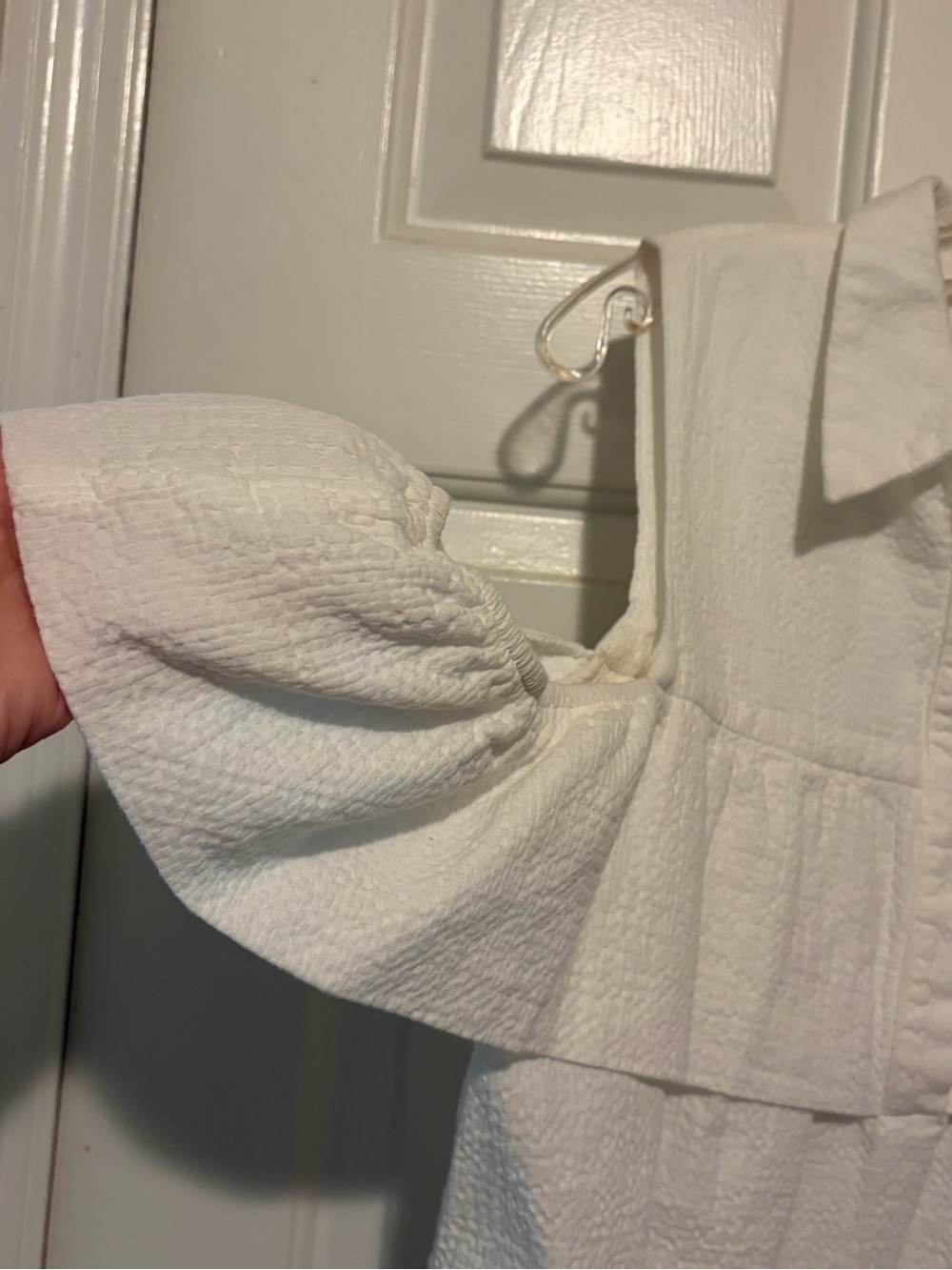 Esley White Cold-Shoulder Ruffle Button-Up Blouse - Picture 3 of 4
